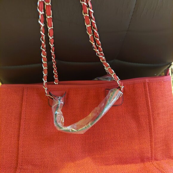 Red Canvas Tote Shoulder Bag w Gold Accented  Chain Straps - Picture 8 of 8